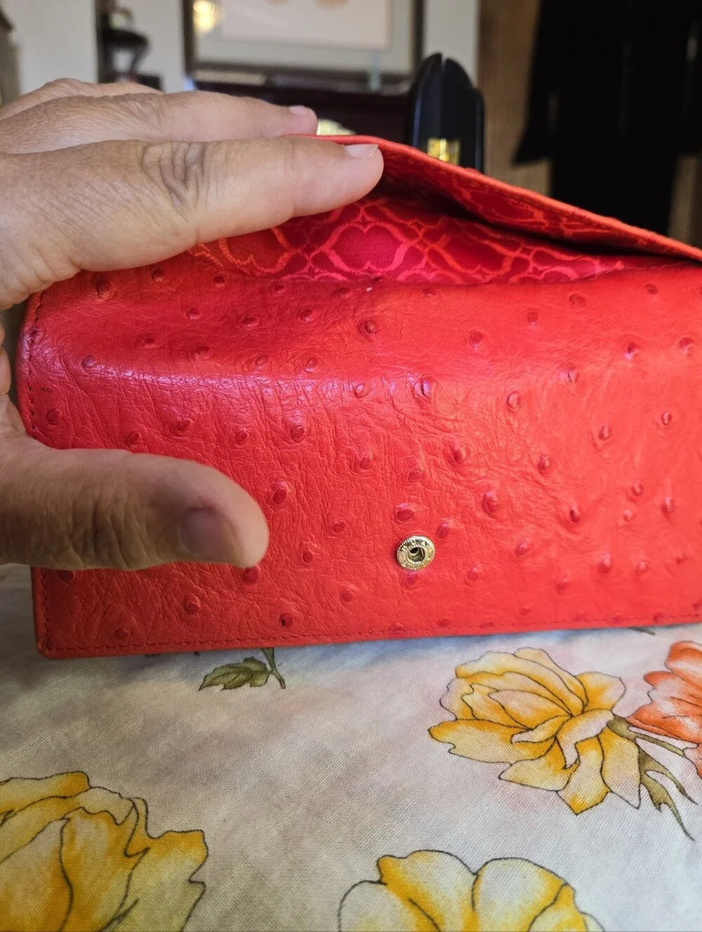 Vintage Vera Pelle Red Ostrich-Texture Genuine Leather Wallet with Gold Accent